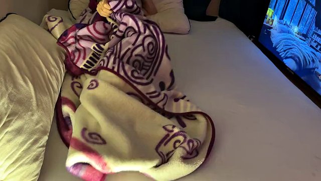 Yıldırım korkusuyla yanıma gelen yengemi sabaha kadar siktim... (bölüm 1-)