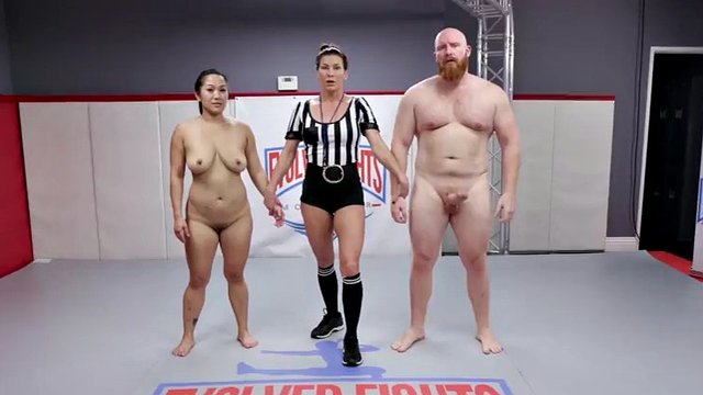 Nackt-Wrestling-Match und Sex-Kampf-Song Lee vs. Thor