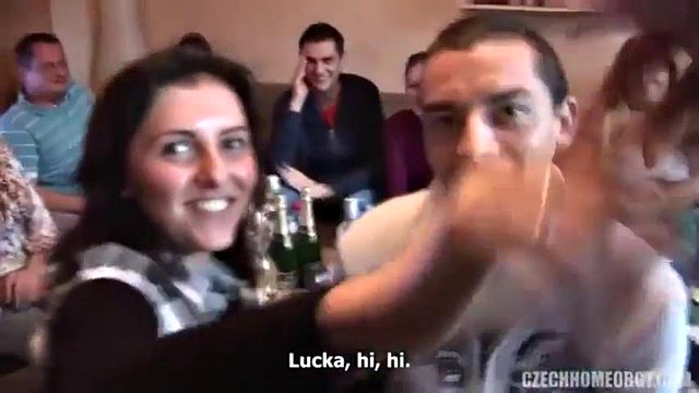 Questa festa scambista è così accesa: pompini, tette grosse e porno con ragazze