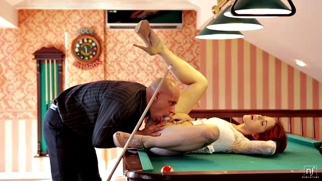 AMiller ved bassenget ft. Amarna Miller: Blowjob, Doggy & Missionary Porn