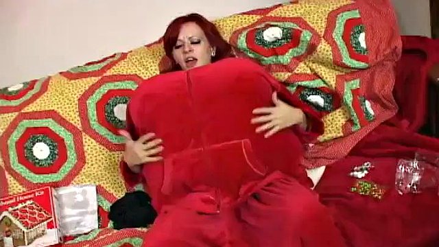 Redhead Christmas slut belly and breast food expansion: Big Tits, Bbw & Fetish Porn