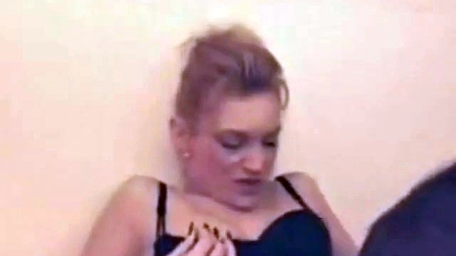 mature lesbian fisting french style