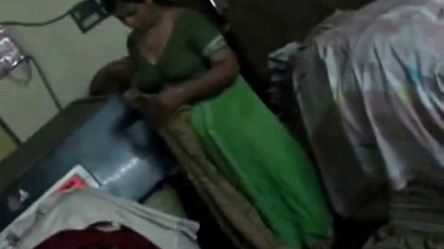 Mature Indian Bhabhi Changing