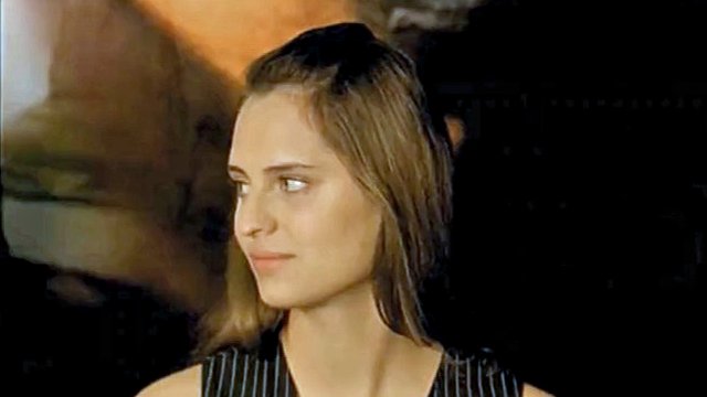 fragment sceny lesbijskiej z filmu sekretne rzeczy