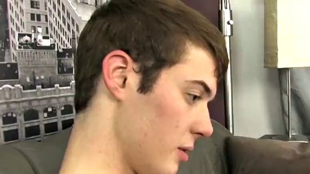 Naughty twink Felix Russo sucks big dick before getting fucked hard