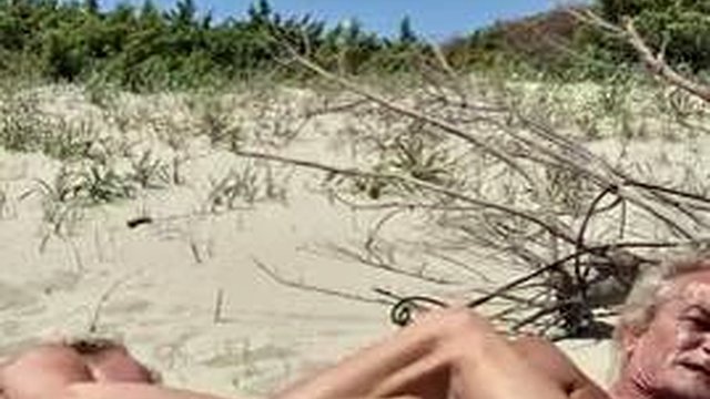 Show di sesso a striscia da spiaggia nudista gigindave shemale fidanzata incontro mobile