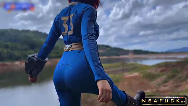 La rossa nel cosplay di Fallout viene sbattuta violentemente