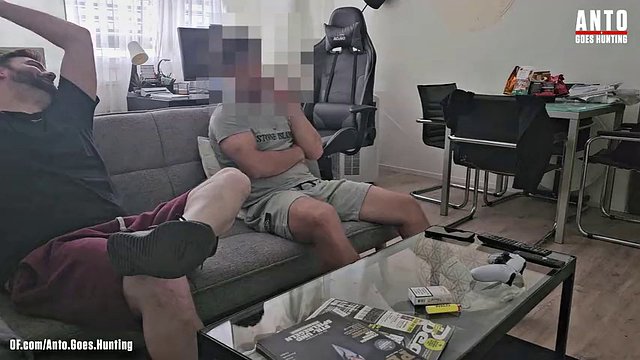 我和我的异性恋朋友布拉克再次出去玩，他的一个好主意让我大吃一惊！