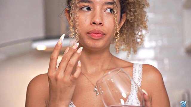 Teen Vino's Lingerie Masturbation