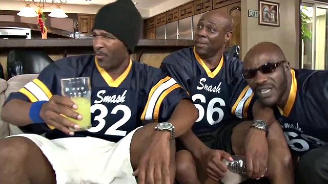 Cheerleader Entertains Some Football Players: Big Ass, Blowjob & Anal Porn