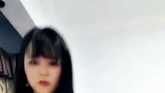 coreano cam adolescente em meia-calça fode vibrador