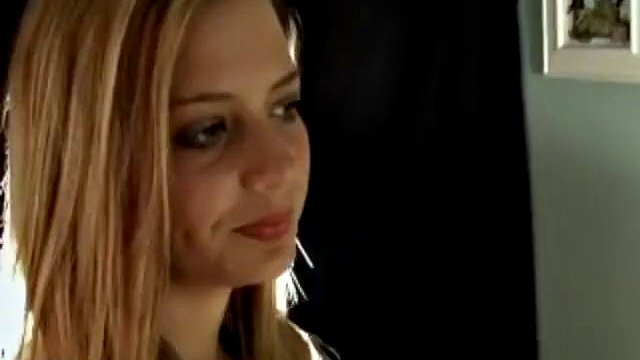 Rubia fumadora sexy 3