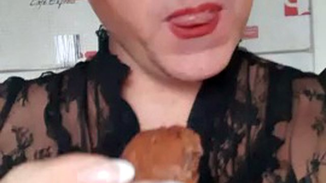 I smoke, cum, eat cum! I really like to eat a lot of cum, but