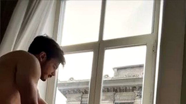 ??Scopata in luna di miele con grosse tette naturali / Compilation di sborrate su tette e culo?